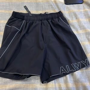 Lululemon short